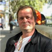 Enseignant, Docteur en droit, à vos côtés pour vous aider à franchir les difficultés